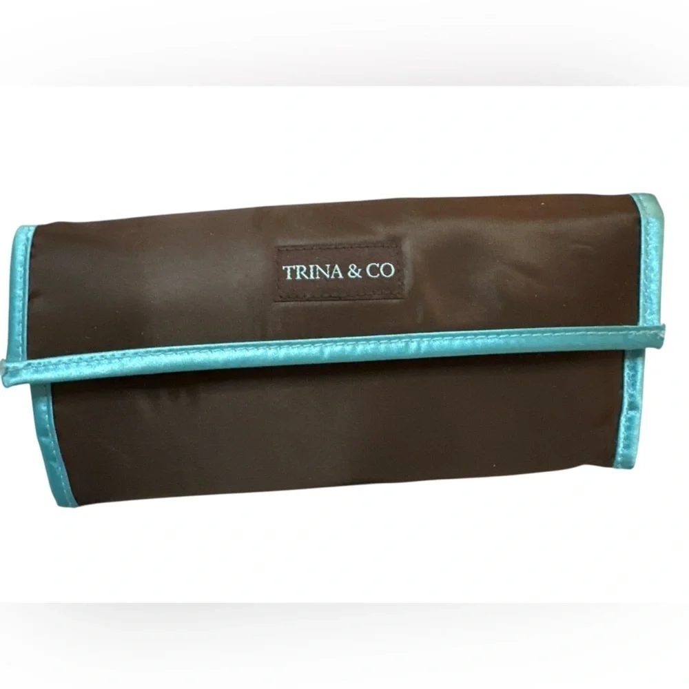 Trina & Co Dark Chocolate Brown W/ Turquoise Trim Trifold Travel Bag